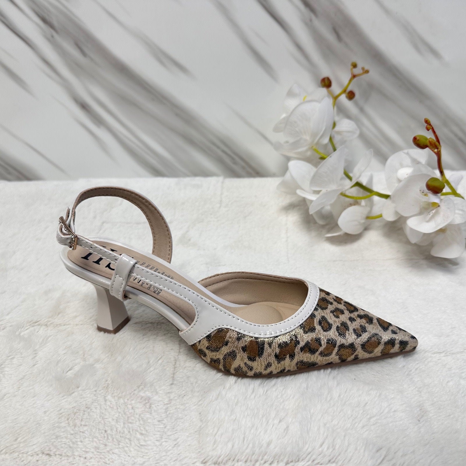 ANIMAL PRINT RIVETE BEIGE 5½